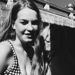 Meet your Posher, Ella